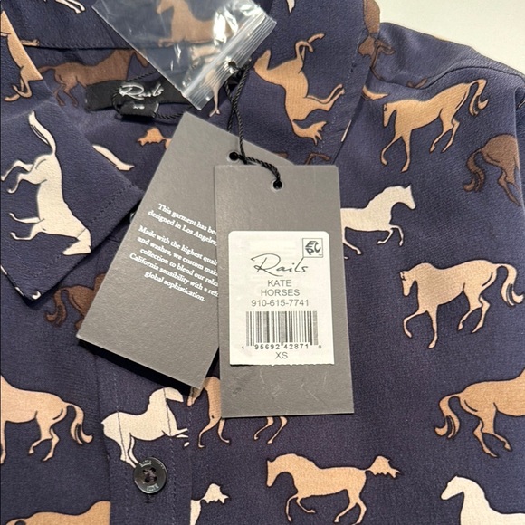 Rails Kate Horses Blouse - NWT - Picture 7 of 7